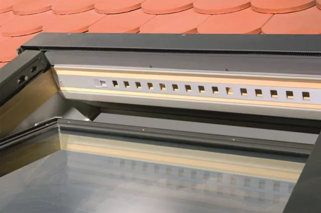 Мансардное окно Fakro (Факро) с комби-открыванием FPP-V Max U3 preSelect 94х118 см купить в екатеринбурге