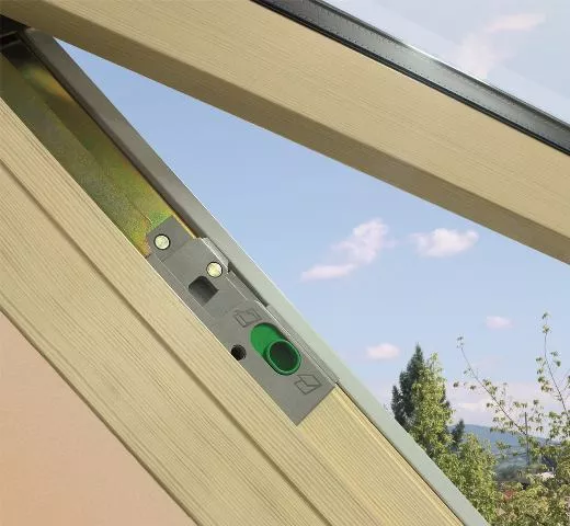 Мансардное окно Fakro (Факро) с комби-открыванием FPP-V Max U3 preSelect 94х118 см купить в екатеринбурге