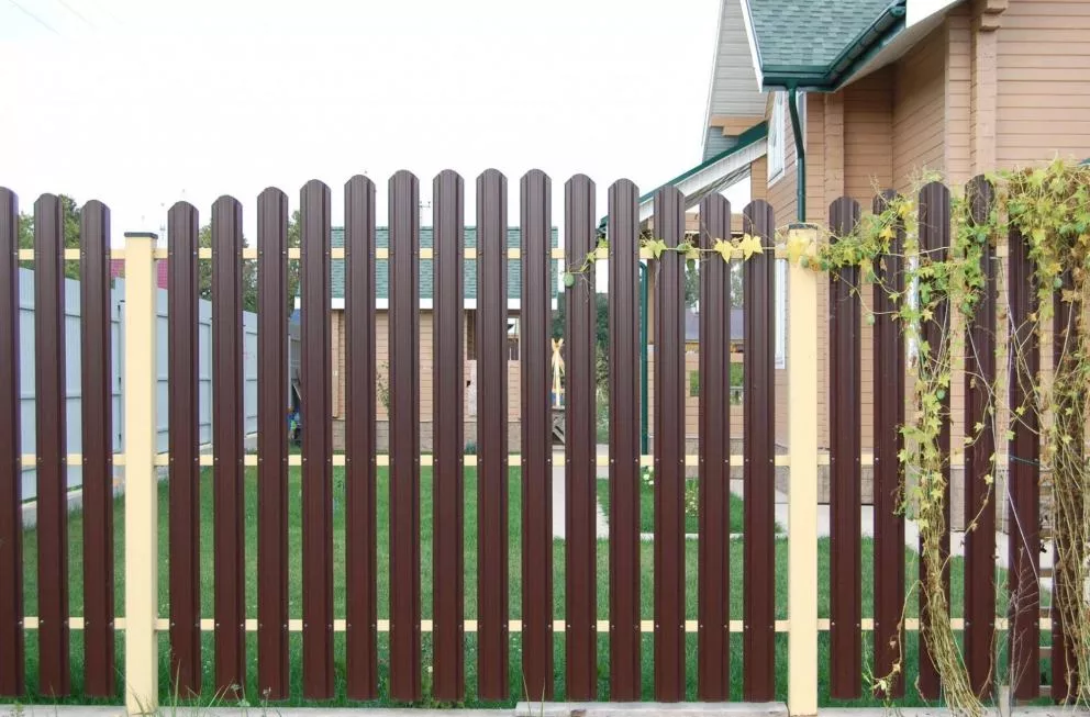 Штакетник Прямоугольный фигурный 0,5 GreenCoat Pural BT, matt RR 23 темно-серый (RAL 7024 мокрый асфальт) купить в екатеринбурге