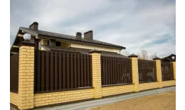 Штакетник Grand Line П-образный А фигурный 0,5 Quarzit Lite  RR 32 Темно-коричневый купить в екатеринбурге