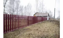 Штакетник П-образный A с прямым резом 0,4 PE RAL 3005 красное вино купить в екатеринбурге
