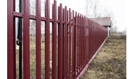 Штакетник П-образный A с прямым резом 0,4 PE RAL 3005 красное вино купить в екатеринбурге