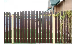 Штакетник Прямоугольный фигурный 0,5 GreenCoat Pural BT, matt RR 887 шоколадно-коричневый (RAL 8017 шоколад) купить в екатеринбурге
