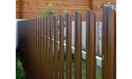 Штакетник Круглый фигурный 0,5 GreenCoat Pural BT RR 11 темно-зеленый (RAL 6020 хромовая зелень) купить в екатеринбурге